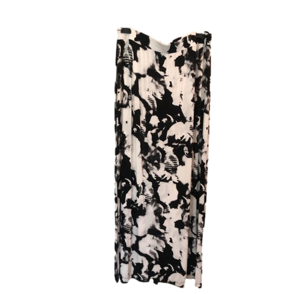 Apt. 9 Dresses & Skirts - 𝅺Full length APT. 9 Maxi Skirt
